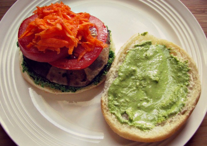 Réaliser un burger vegan portobello et pesto